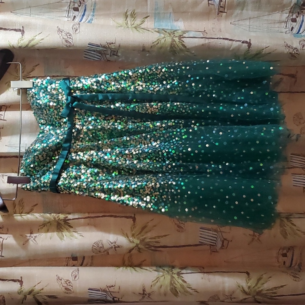 BEYOND Strapless Green Sequin Party Dress